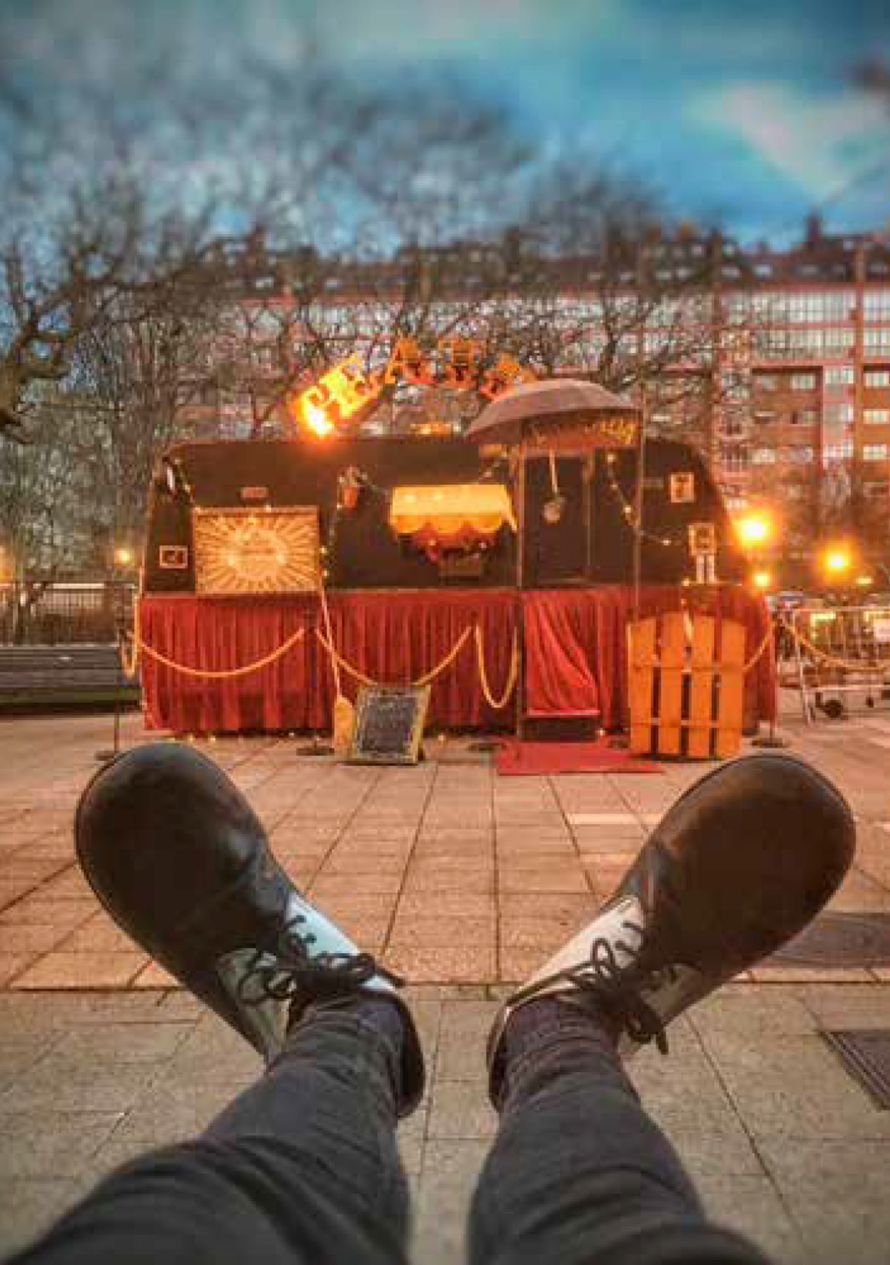 La Petite Caravane, teatro sobre ruedas