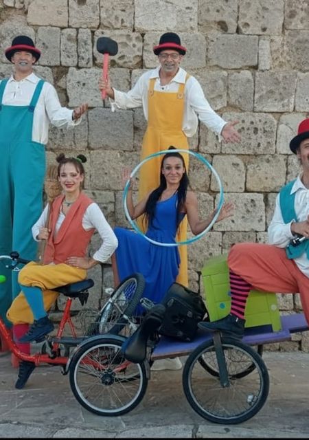 A la lluna, al carrer