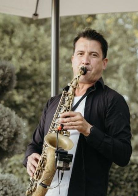 Live Moments by Sergio Feliú