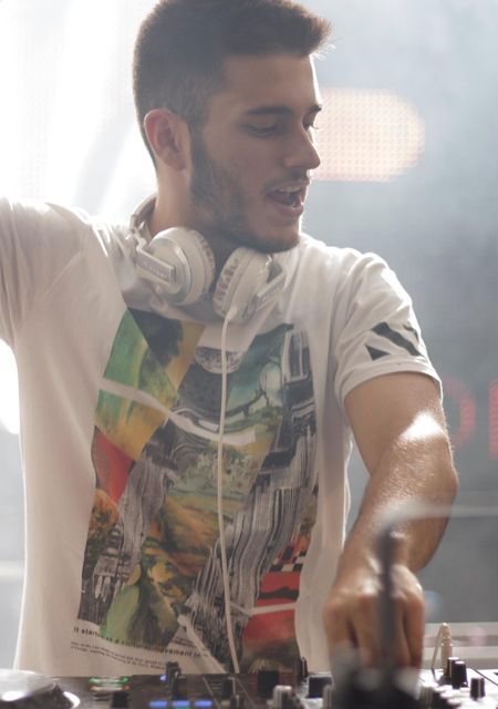Dj & Showman Satu