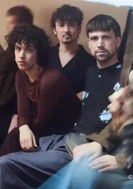 Ão