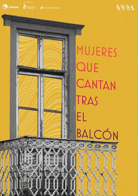 Mujeres que cantan tras el balcón